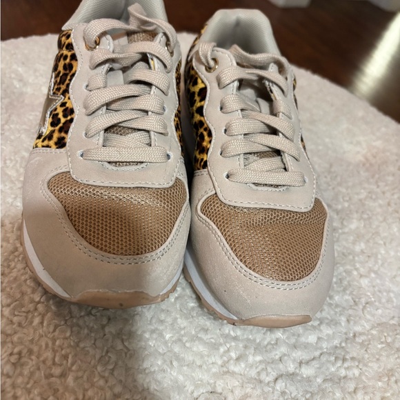 VINTAGE HAVANA Renee Cheetah Print Beige Tan Suede Sneakers excellent size 6 - Picture 3 of 7